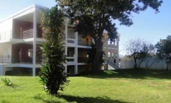 Hotel H1 Antsirabe - Housity