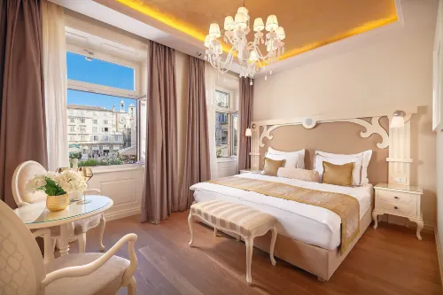 Piazza Heritage Hotel - Airport Shuttle