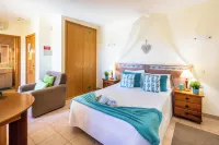 Apartamentos Monte Dos Avós, Albufeira by AlgarveBlossom
