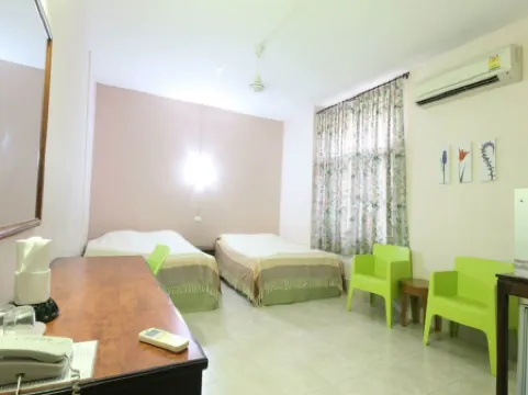 Numsin Hotel Отели в г. Ратбури