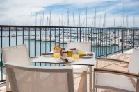 Marina Baotić Apartments Hotels in Seget Donji