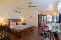Perch Arbor Suites Hotel in zona Unitech Trade Center
