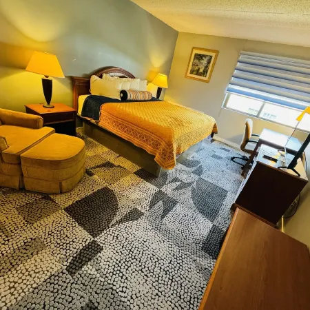 Mystic River Hotel & Suites