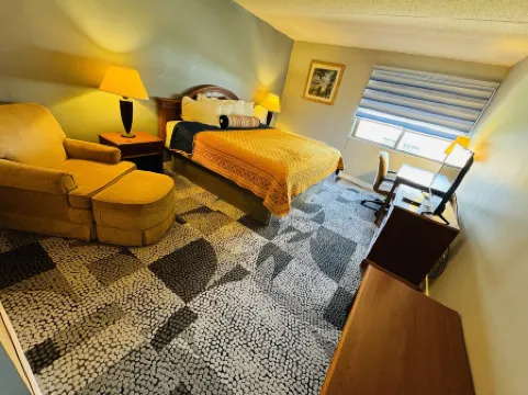 神祕河套房酒店