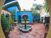 La Villa del Ensueno Boutique Hotel Hotels near El Parian