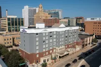 Hilton Garden Inn Rochester Downtown Hotels in der Nähe von Cascade Meadow Wetlands & Environmental Science Center