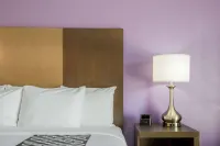 La Quinta Inn & Suites by Wyndham Pomona - Balkoner