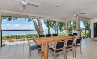 Seascape Luxury Beachfront House