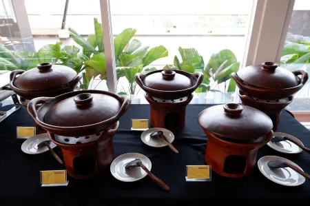 MaxOne Platinum Hayam Wuruk Отели рядом с достопримечательностью «Мечеть Истикляль»