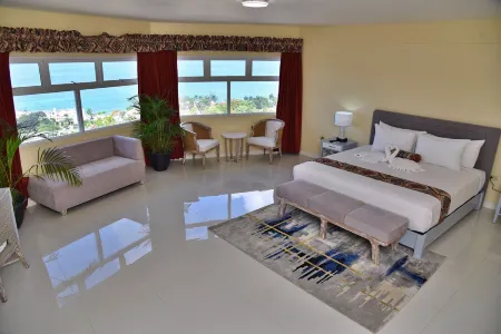 Hotel Grand A View Отели в г. Монтего-Бей