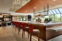 DoubleTree by Hilton San Bernardino - bar
