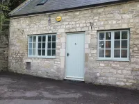 The Lodge Quaint Georgian Apartment, Wifi and Parking, Near Bath