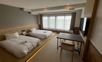 Luana Hasunuma Hotel&Cafe