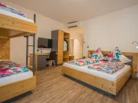 펜션 이본 - 슈피리어 러스트 호텔