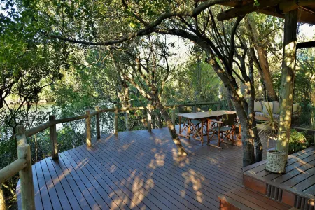 Sibuya Game Reserve and Lodge Отели в г. Порт-Альфред