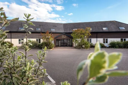 Passage House Hotel Отели рядом с достопримечательностью «College House»