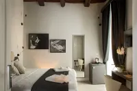 나폴리스위트 V.프란체스코 카라치올로 주변 호텔