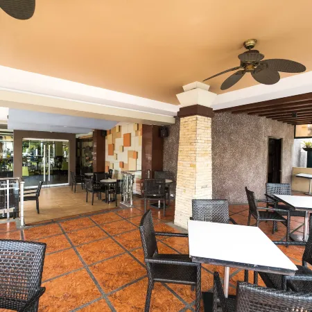 MO2 Westown Hotel Iloilo