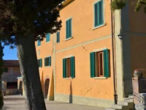 アグリツーリズモ イル カゾラーレ ポッピのホテル