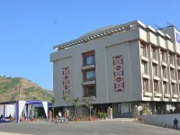 SKK Blu Hotel & Spa Hotels near Amberi