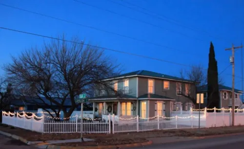 Music Garden Mansion Hotels in San Angelo