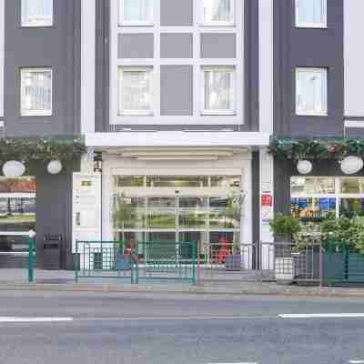 Campanile Paris Ouest - Pont de Suresnes Hotel Exterior