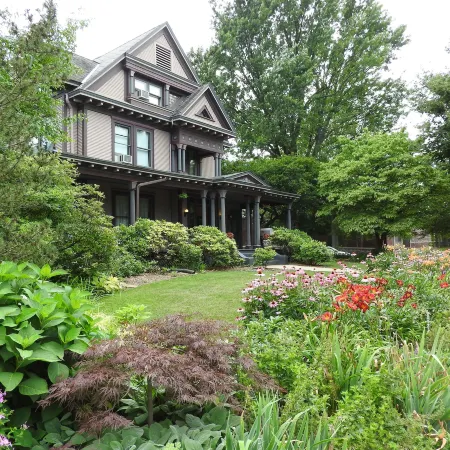 Champaign Garden Inn