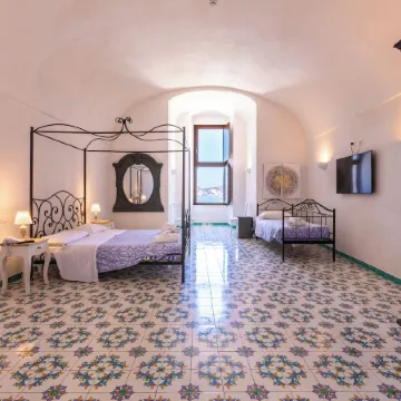 Hotel Torre Dei Borboni