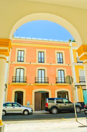 The Zentral Arenal Suites Отели рядом с достопримечательностью «Мост Изабеллы II»