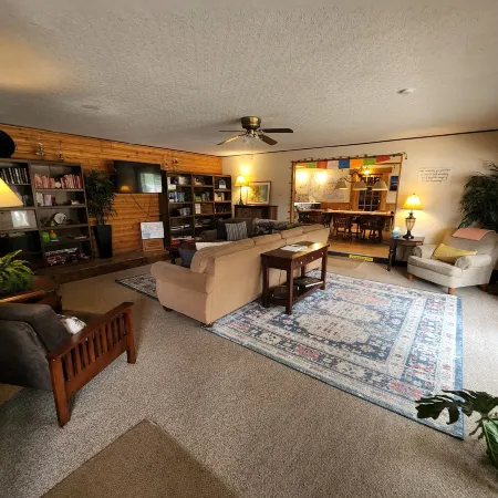 Inn the Clouds Hostel & Inn