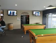 Pineacres Motel and Park Hotels in Woodend