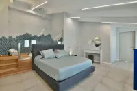 Amnis Suites - Airport Shuttle