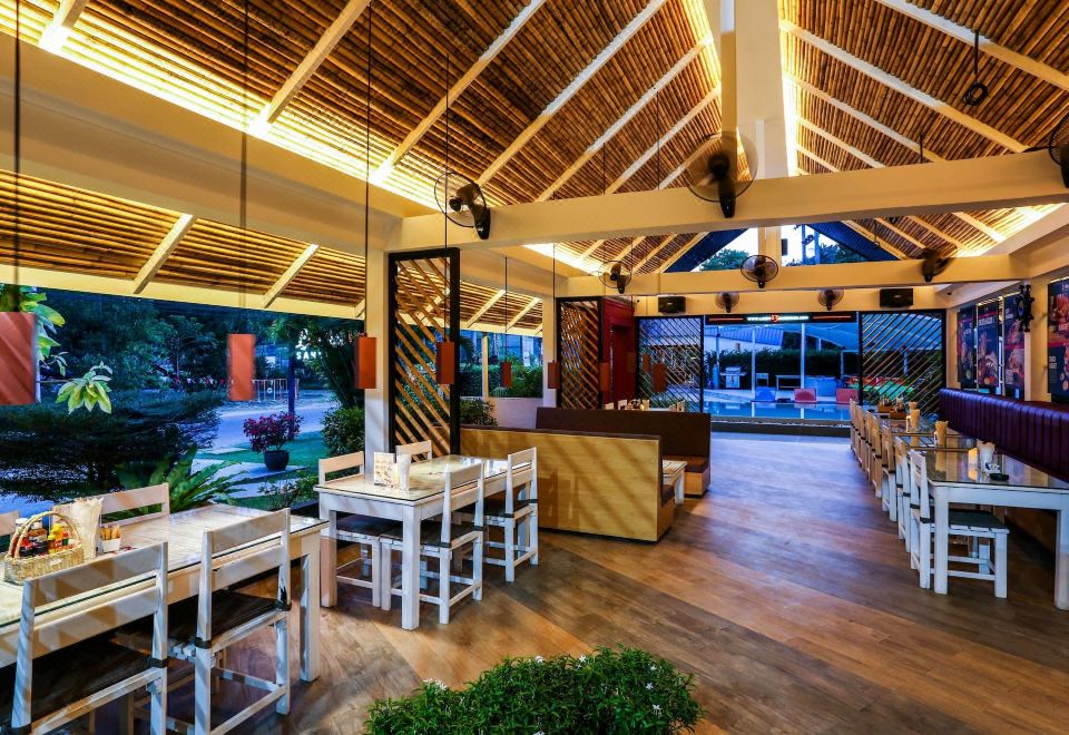 4. 나이한 비치 리..