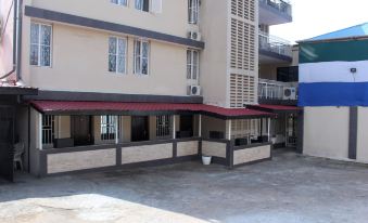 Metro Hotel