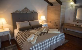 Porto Enetiko Suites