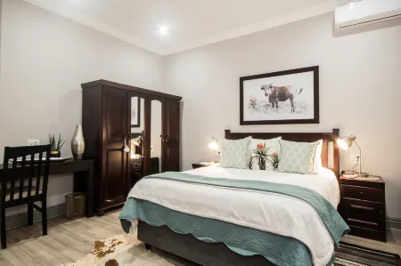Hillside Guesthouse Umhlanga Отели в г. Умхланга
