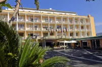 Grand Hotel Moon Valley Hotels near Museo archeologico di Stabiae "Libero D’Orsi" Castellammare di Stabia