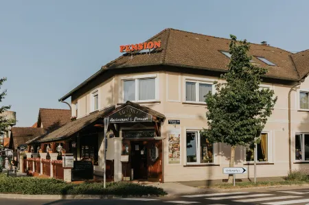 Korona Pension and Restaurant Отели рядом с достопримечательностью «Термальное озеро Хевиз»