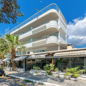 Maison 66, Riviera Hotels