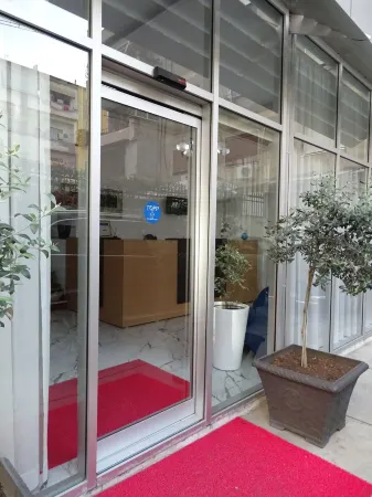 Suite Idea Hotel Отели рядом с достопримечательностью «Postbllok - Checkpoint Monument»