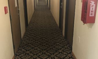 Super 8 by Wyndham Bridgeview of Mackinaw City