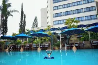Merica Hotel - Rooftop Pools