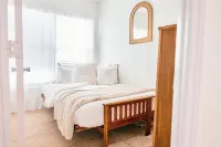 Top Floor Surfside Beach Condo with Pool & Easy Beach Access, Pets Welcome - Balkon