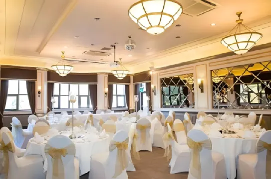 Hogs Back Hotel & Spa Nr Farnham