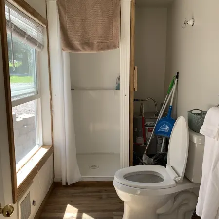 One bedroom cabin located about two blocks from Flathead Lake and the public bea