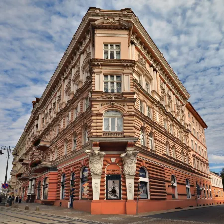 Focus Hotel Premium Pod Orłem Отели рядом с достопримечательностью «City Hall»