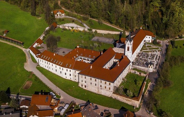 Hostel Javni Zavod Mekinjski Samostan