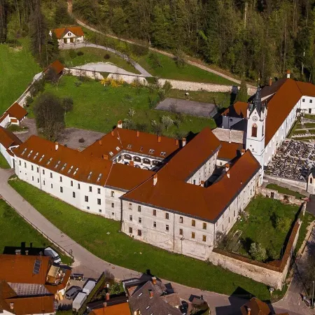 Hostel Javni Zavod Mekinjski Samostan Ξενοδοχεία στην πόλη Kamnik