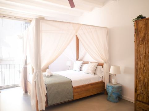 Apartamentos La Guarida 1820