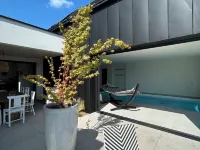 Superbe Villa Piscine Intérieure Hotels in Combrit